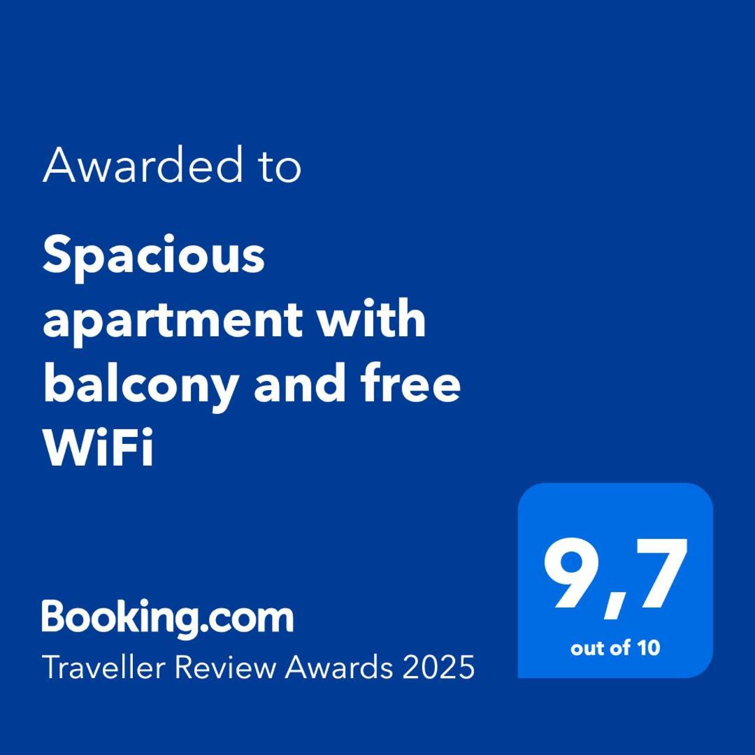 Spacious With Balcony And Free Wifi Appartamento